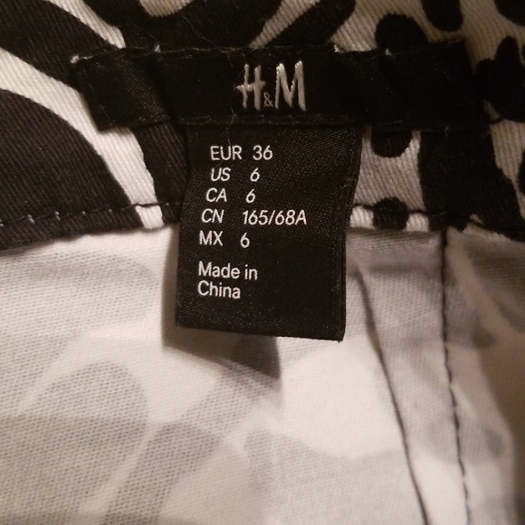 H&M Aztec Print Black/White Mini Skirt - Picture 3 of 4